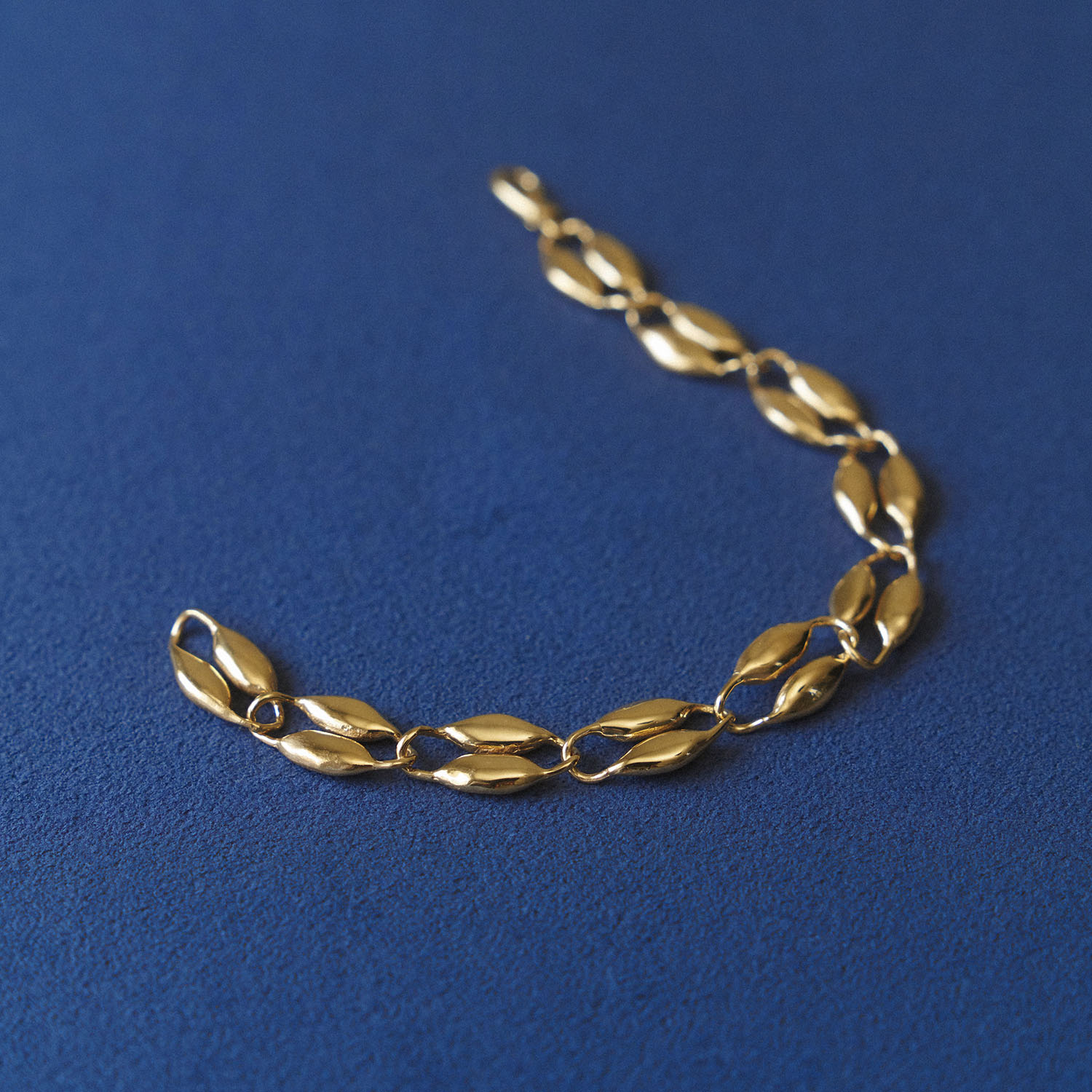 Pole chain bracelet